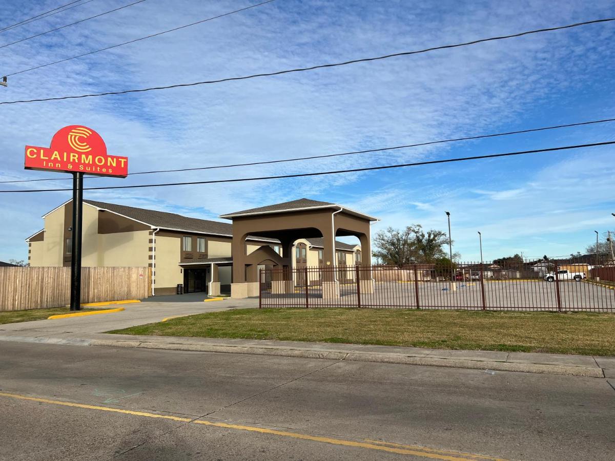 Clairmont Inn & Suites - Housity