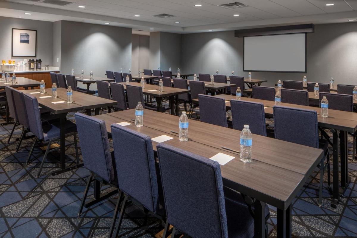 Courtyard by Marriott Decatur - Housity