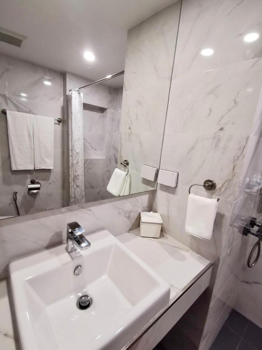 Flipper Lodge Hotel - SHA Extra Plus - Housity