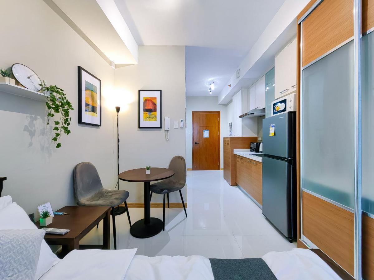 1BR Condotel Suite at Sunshine100 City Plaza #SS01 - Housity