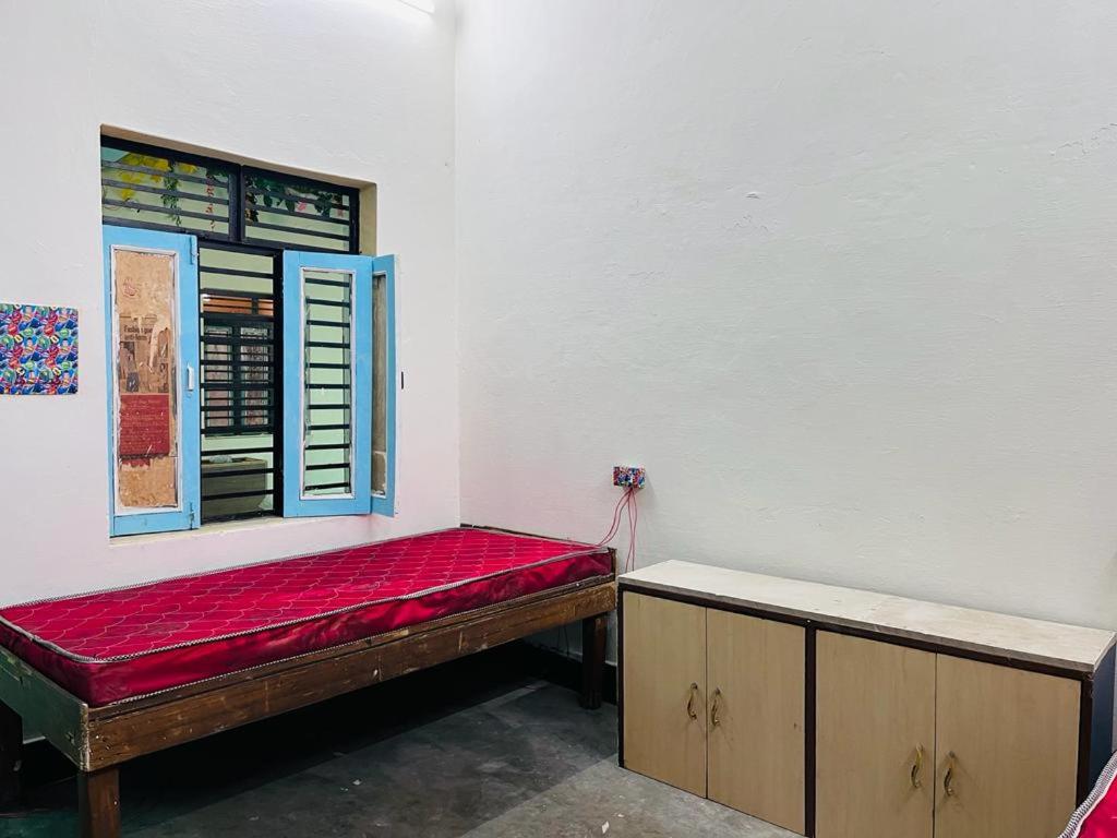 Suitetrails - JD Hostel & PG
