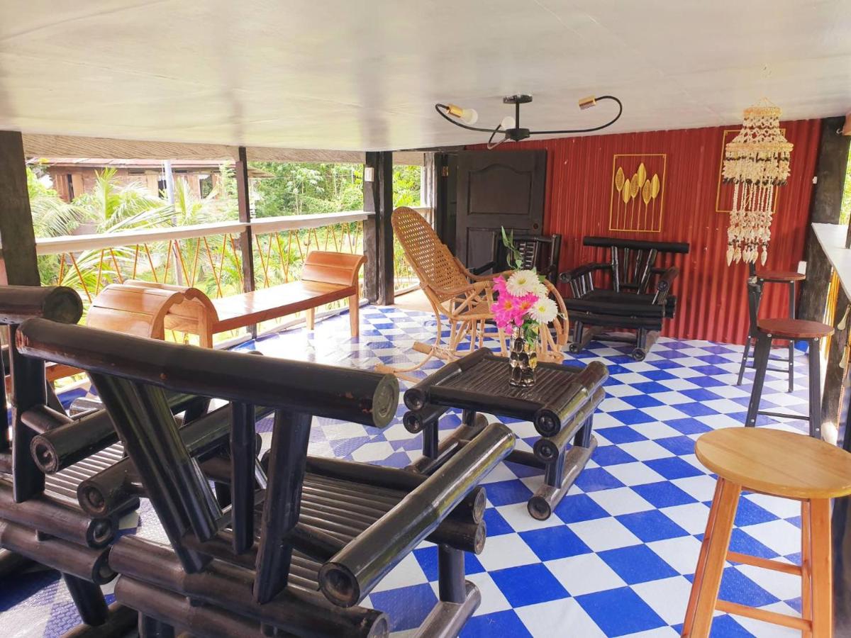 EDMUND's INN & SUITES - Housity