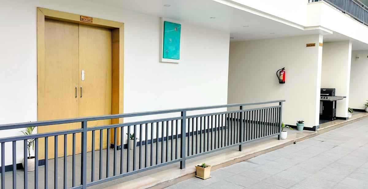 Hotel Gulmohar - Housity