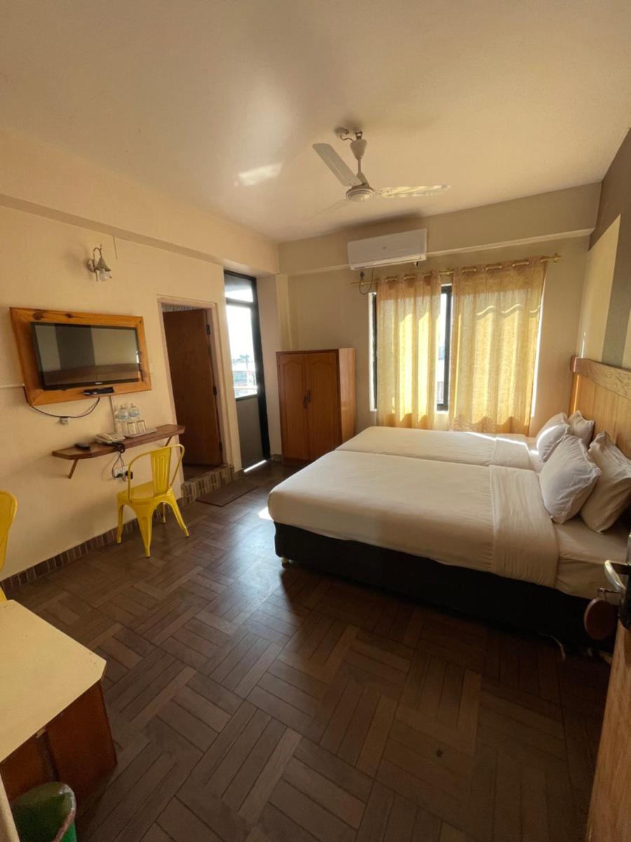 Hotel Vajra Inn & Apartments - Hizvo