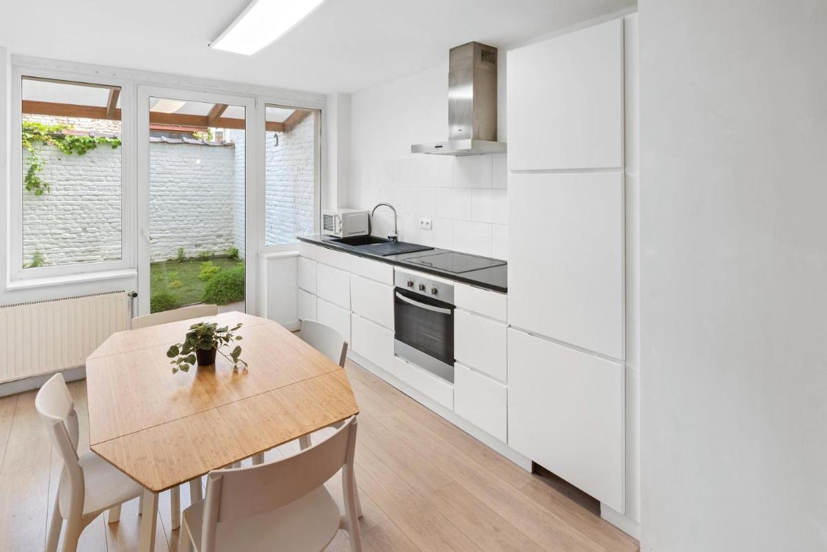 Suitetrails - Apartment in Brussels, Lantsheere by Homenhancement SA