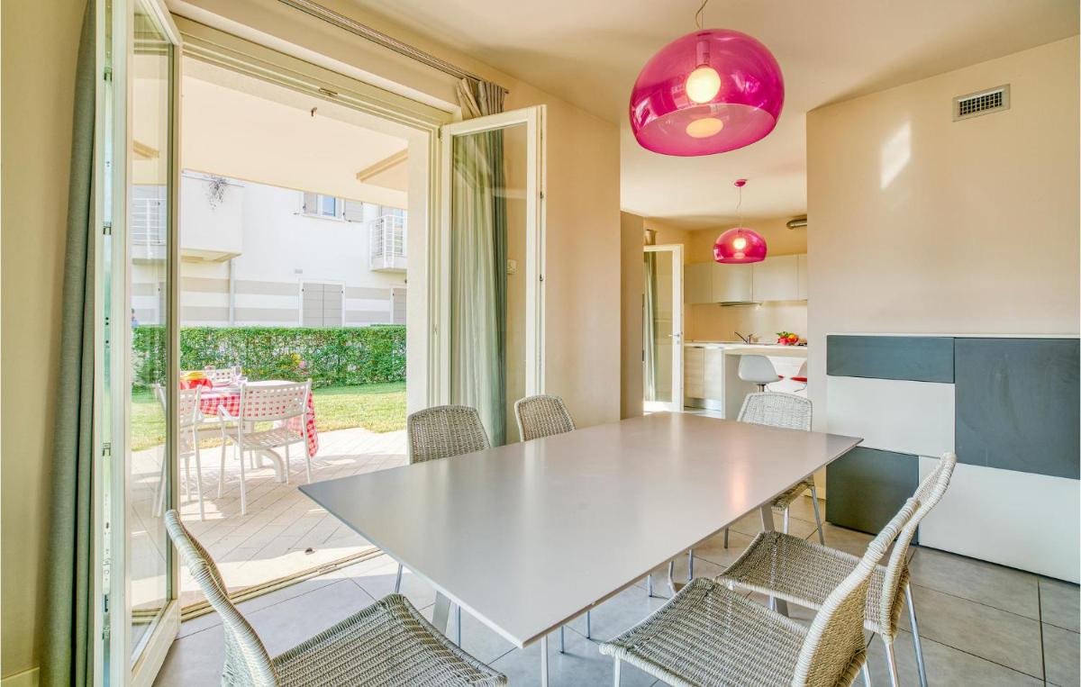 Beautiful Home In Puegnago Sul Garda - Housity