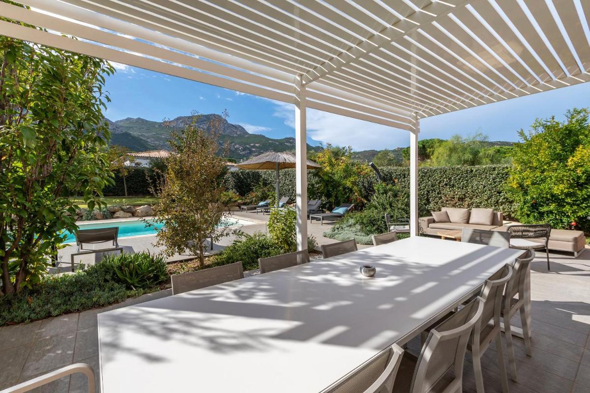 Vue générale sur la montagne ou vue sur la montagne depuis l'hôtel