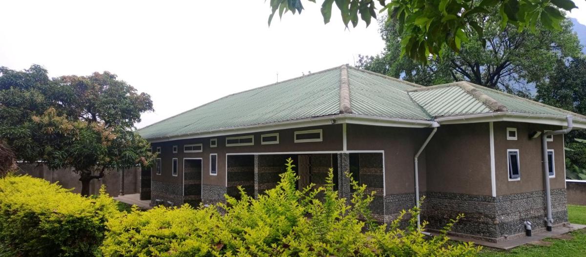 Rwenzori Base camp tour Holiday Inn - Housity