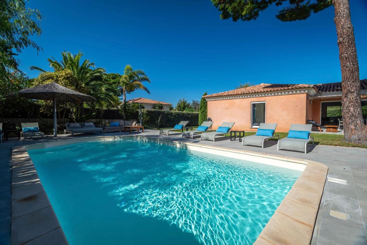 Piscine de l'établissement Domaine Villas Mandarine Private Pools & Spa ou située à proximité