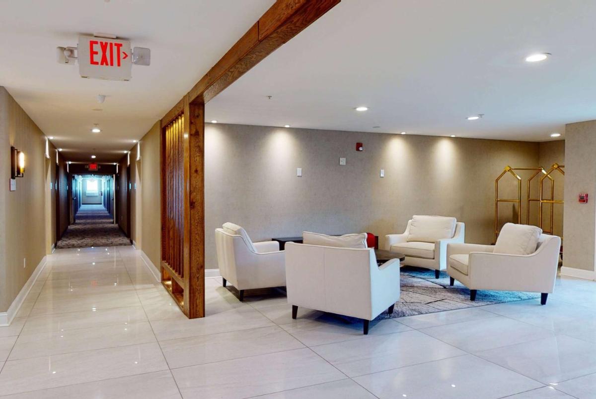 Ramada by Wyndham Strasburg - Shenandoah Valley - Housity
