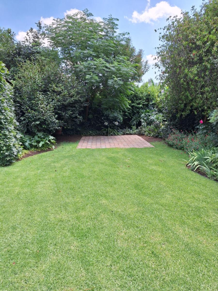 Woodpecker Bachelor Cottage - Housity