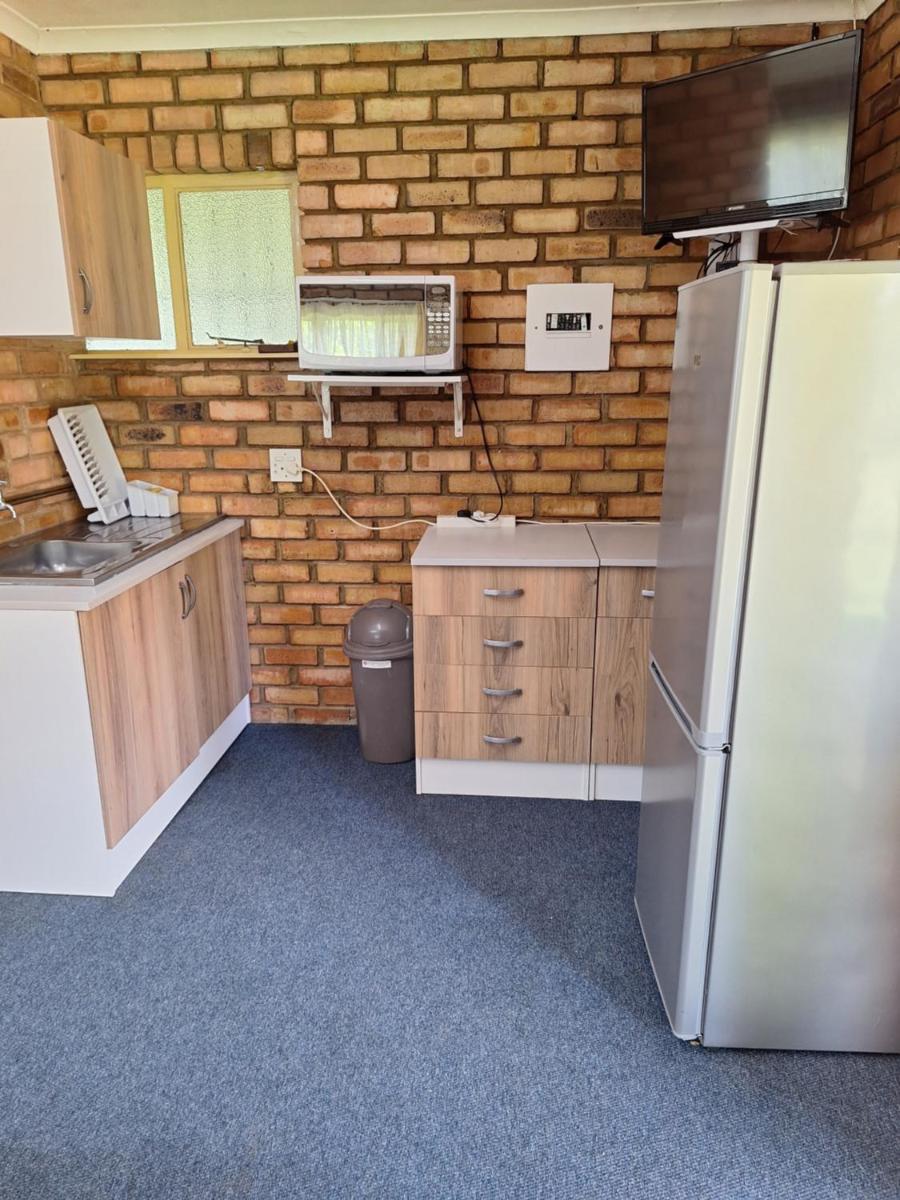 Woodpecker Bachelor Cottage - Housity