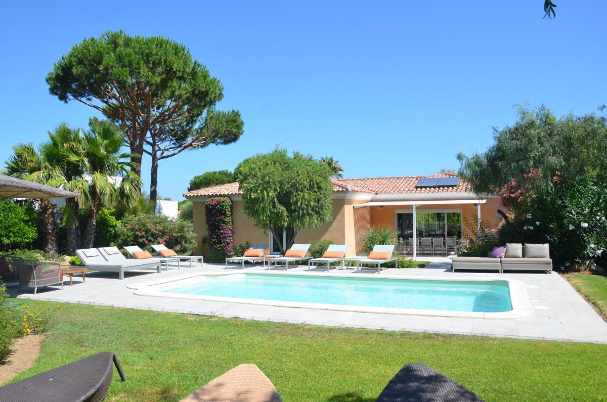 Piscine de l'établissement Domaine Villas Mandarine Private Pools & Spa ou située à proximité