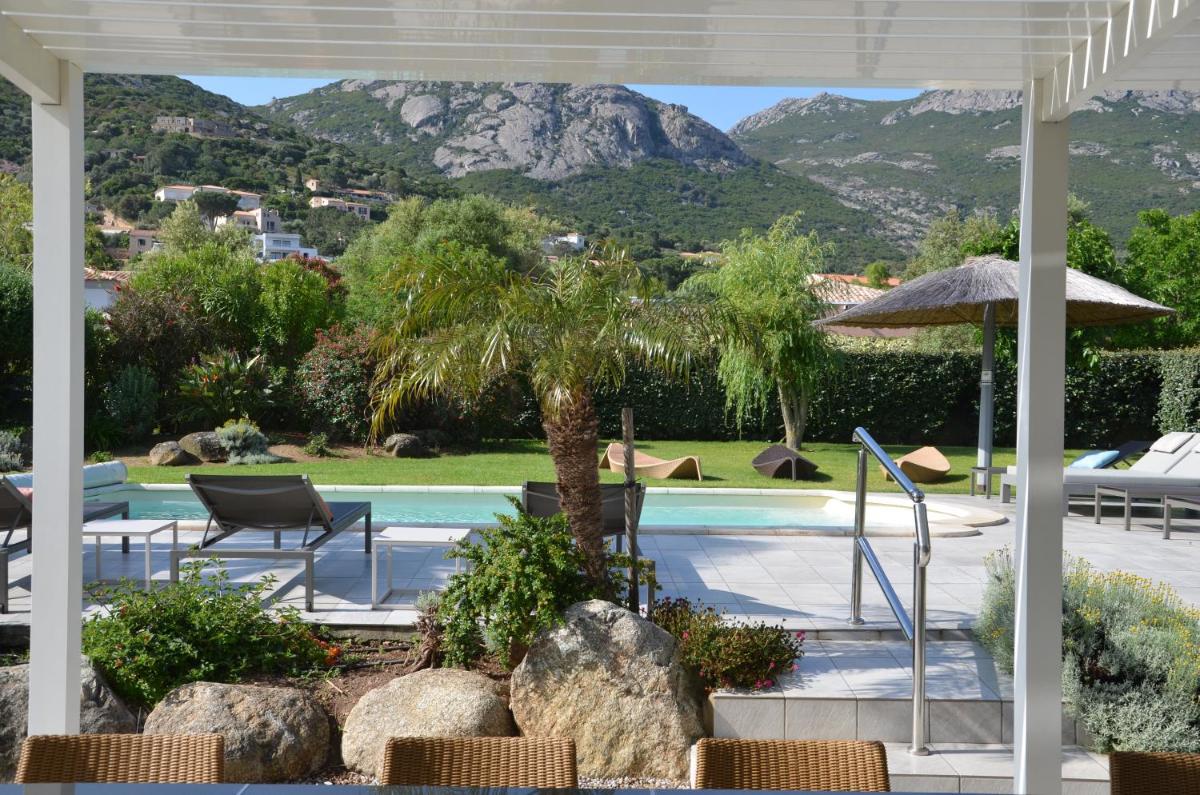 Vue générale sur la montagne ou vue sur la montagne depuis l'hôtel