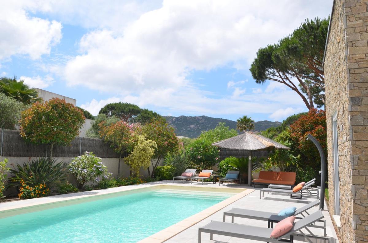 Vue générale sur la montagne ou vue sur la montagne depuis l'hôtel
