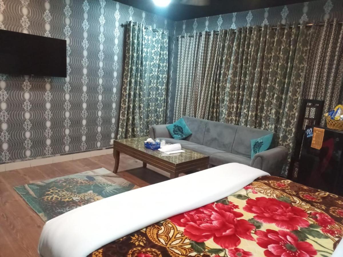 Royal Luxury Hotel Lahore - Housity