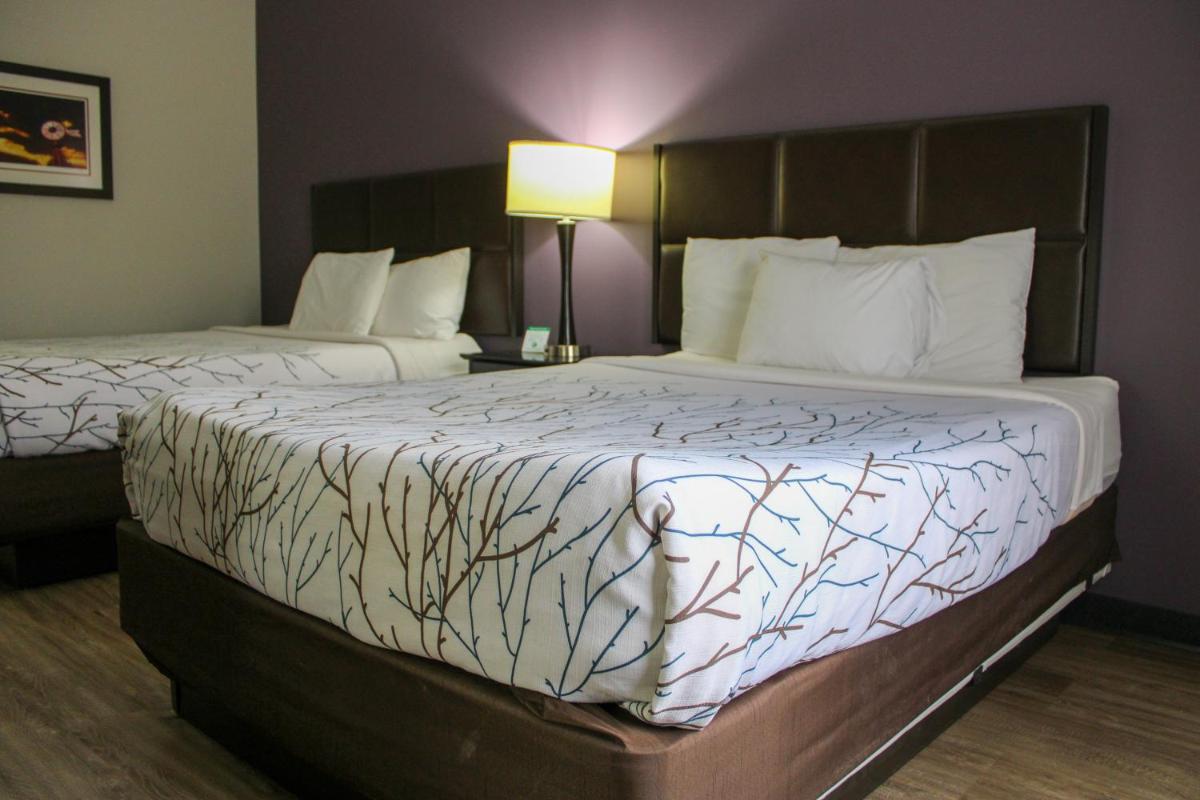 Parkwood Inn & Suites - Housity