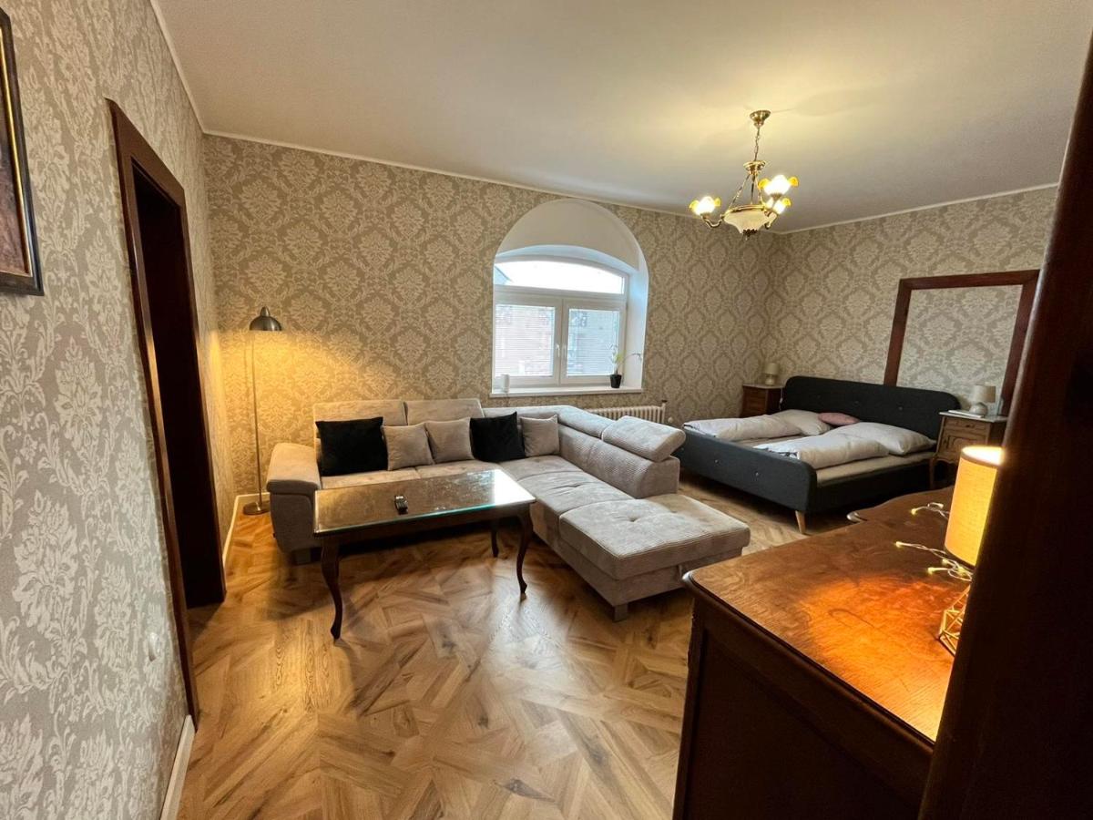 Apartments Zámoček Staré časy - Housity
