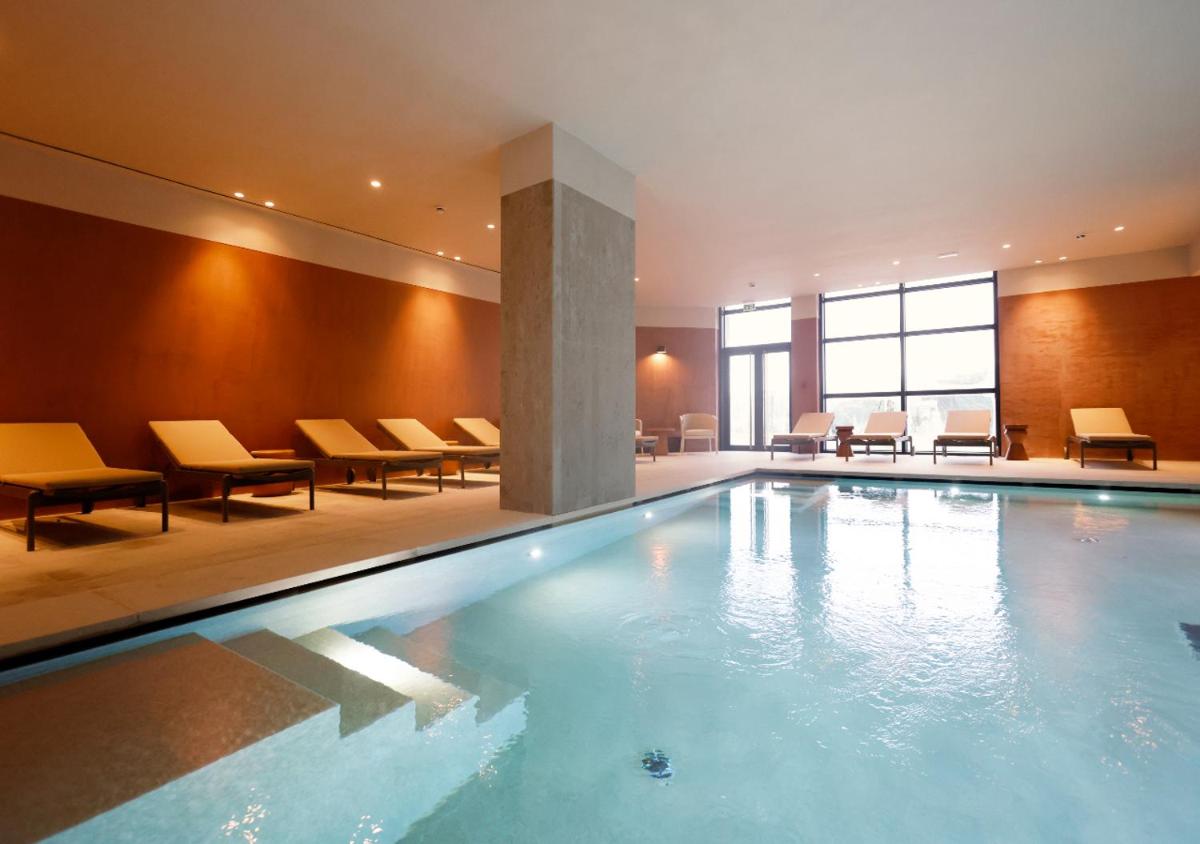 A piscina em ou perto de Montebelo Viseu Congress Hotel & Spa