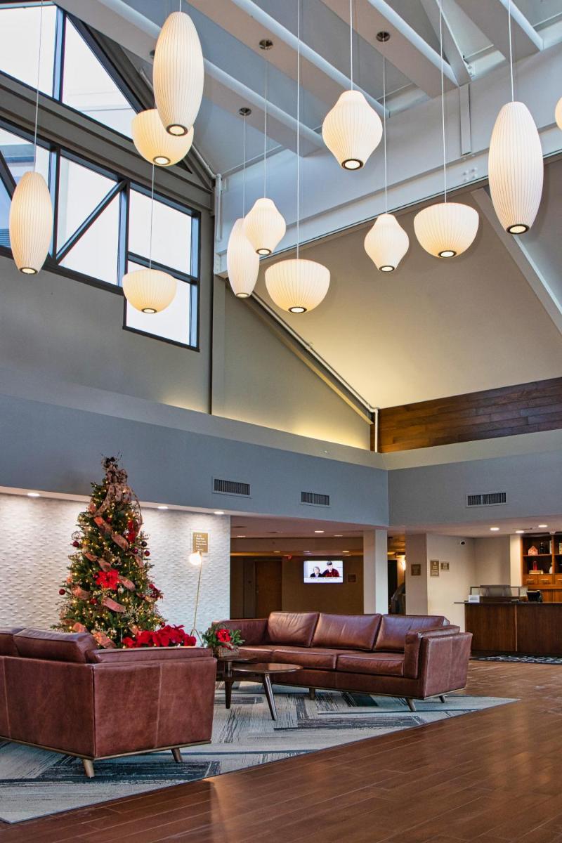 Four Points by Sheraton Allentown Lehigh Valley - Housity