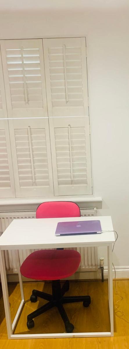 Stylish Modern Studio, Mock Georgian House, Heart of Trendy Hackney & London - Housity