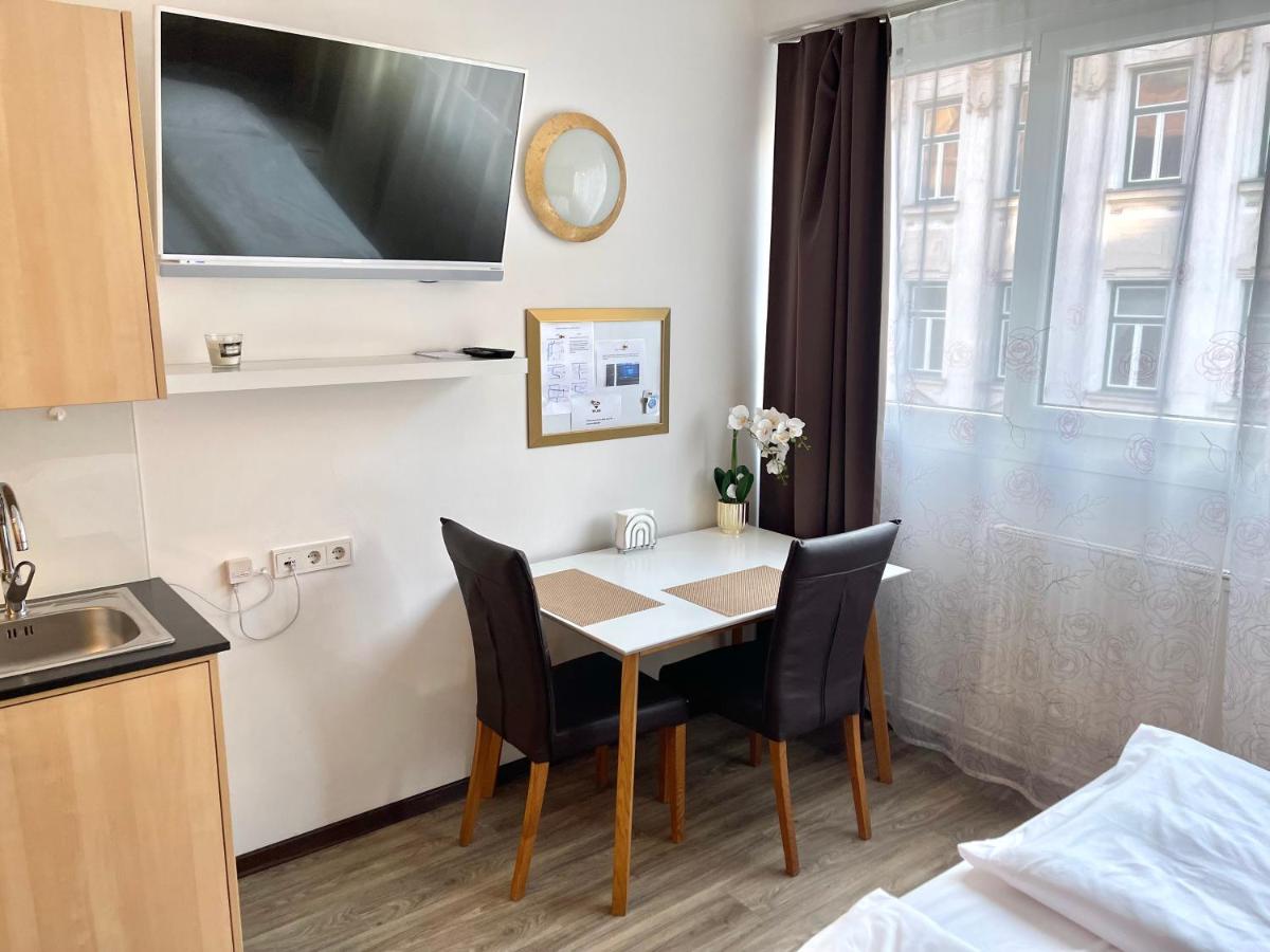 Stylish home near city center - Housity