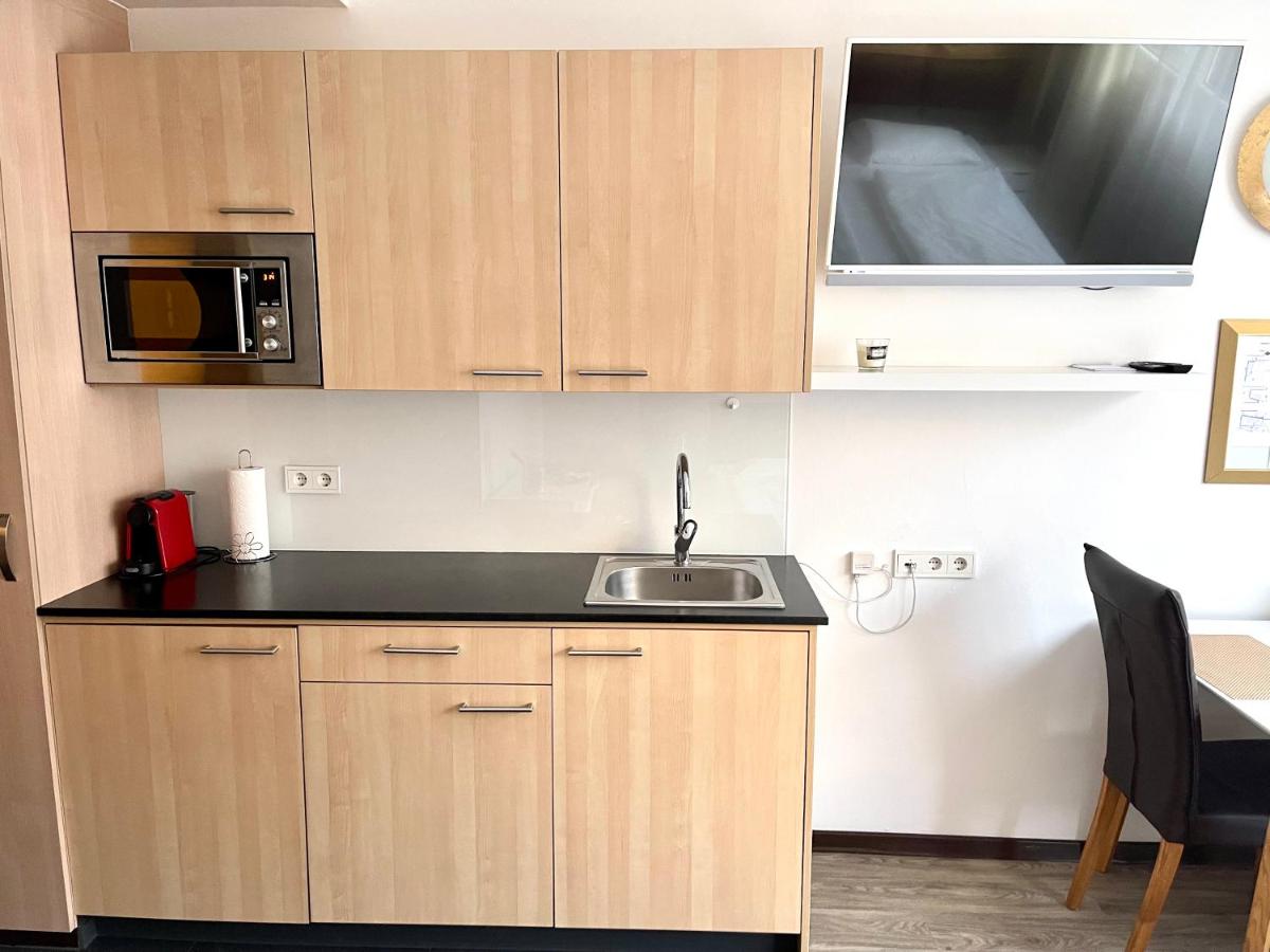 Stylish home near city center - Housity