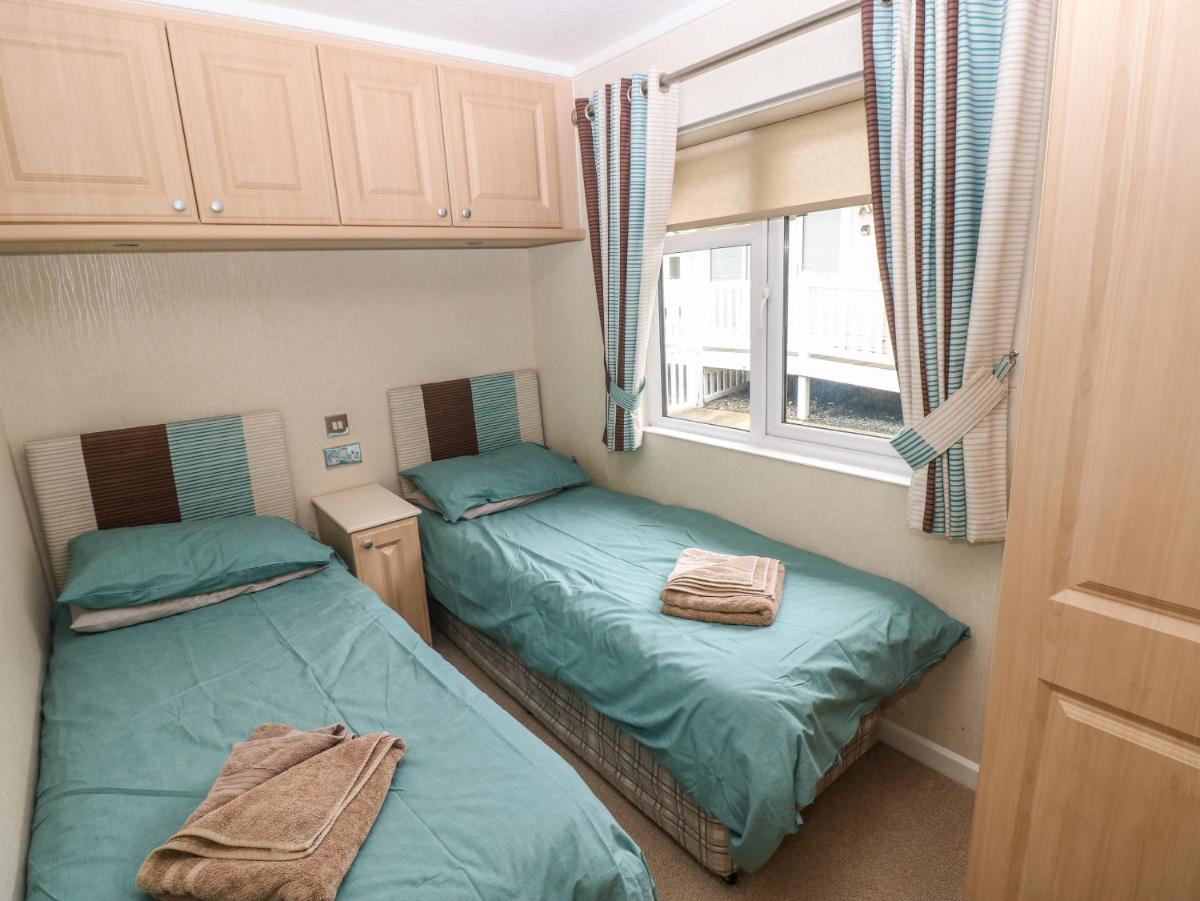 16 Heritage Park - Housity