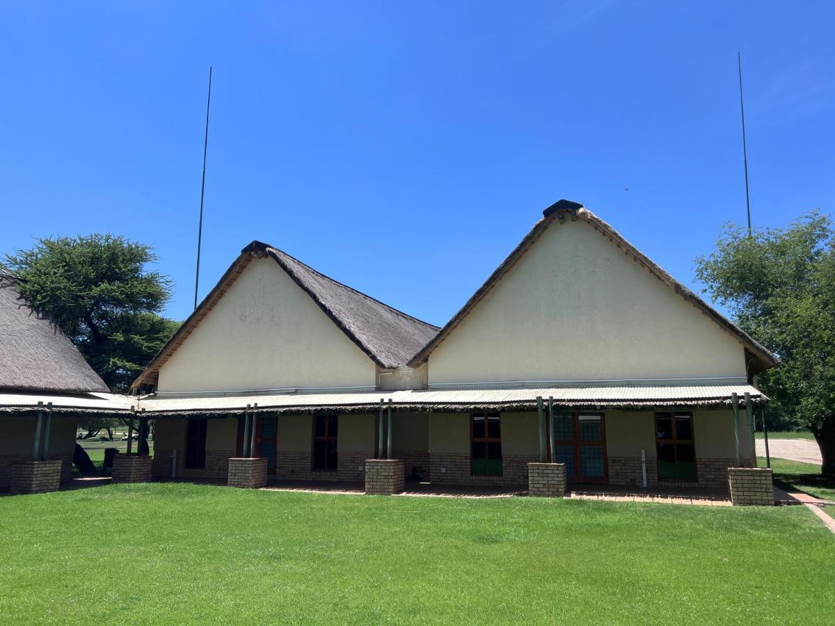 Cooke’s Lake Resort - Housity