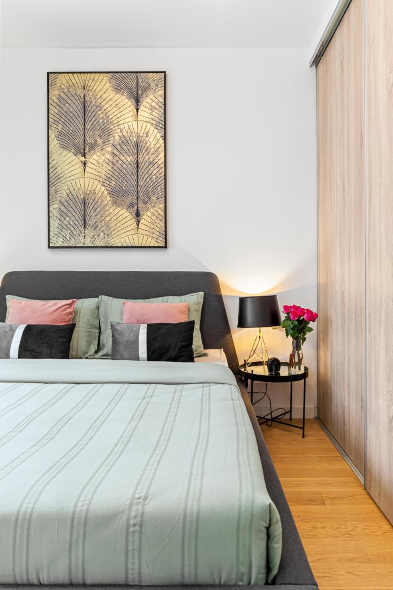 Aviation Tower Luxury Apartments - Housity