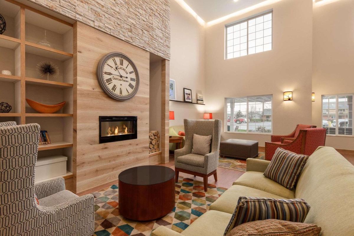 Country Inn & Suites by Radisson, Ames, IA - Housity