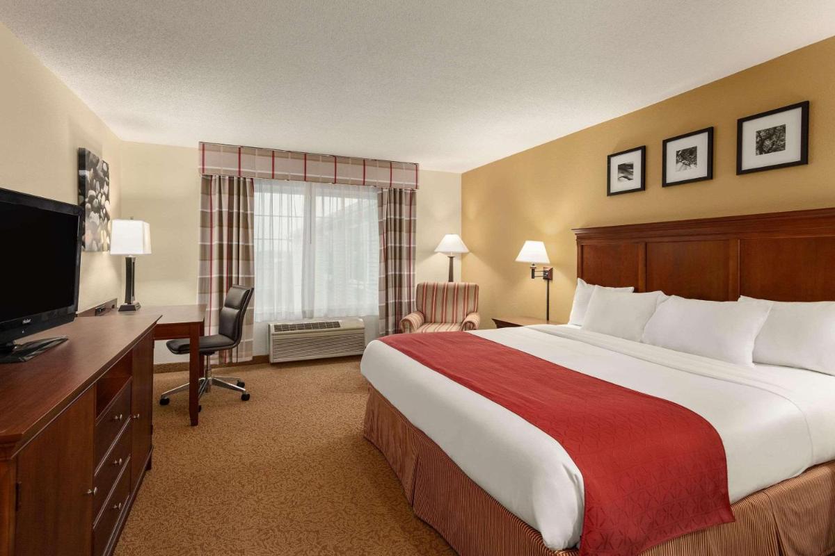 Country Inn & Suites by Radisson, Ames, IA - Housity