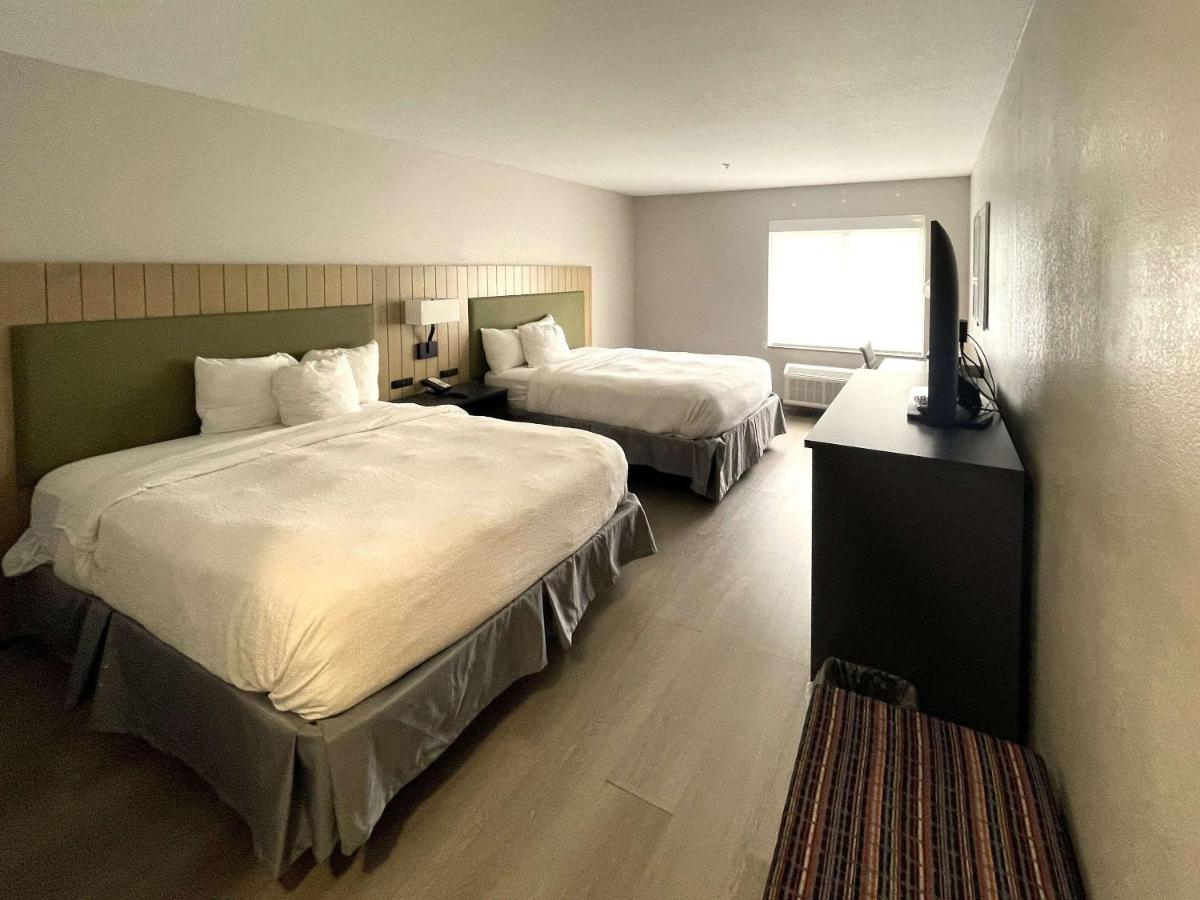 Country Inn & Suites by Radisson, Midway - Tallahassee West - Housity