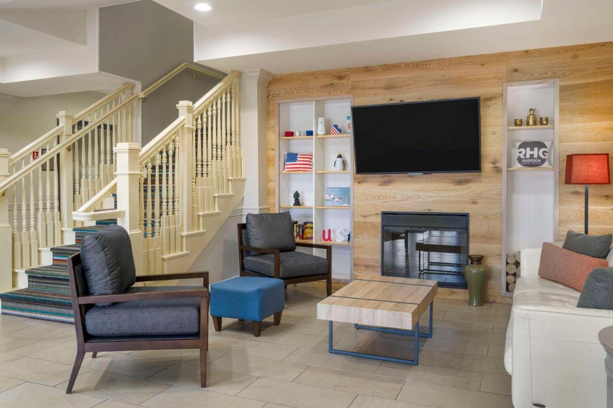 Country Inn & Suites by Radisson, Tampa Airport North, FL - Housity