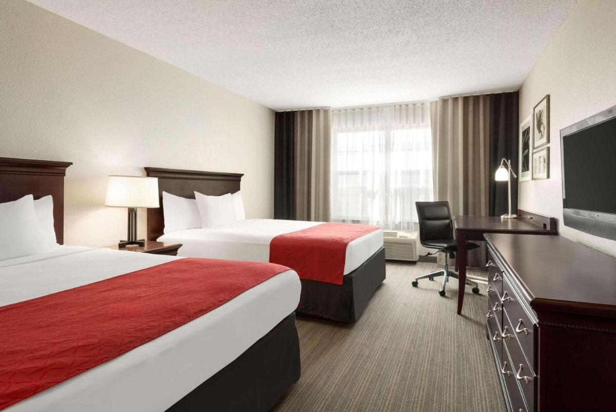Country Inn & Suites by Radisson, Kansas City at Village West, KS - Housity