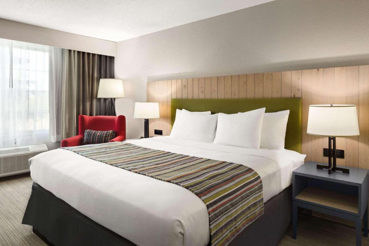 Country Inn & Suites by Radisson, Novi, MI - Housity