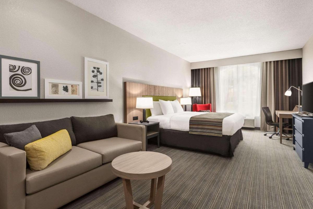 Country Inn & Suites by Radisson, Novi, MI - Housity