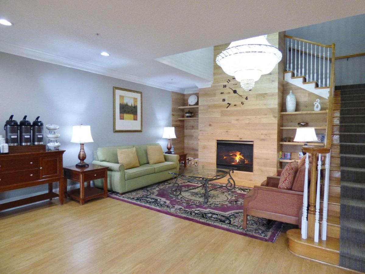 Country Inn & Suites by Radisson, Biloxi-Ocean Springs, MS - Housity