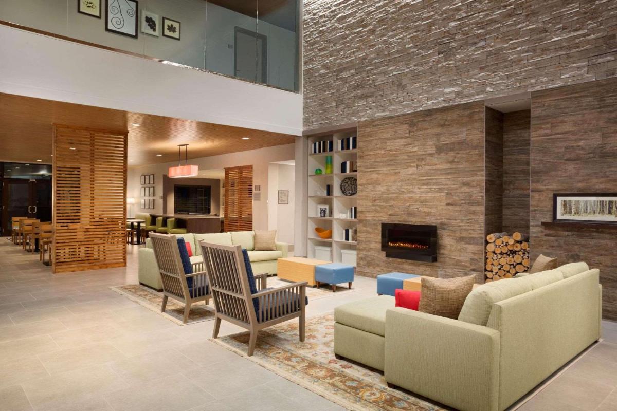 Country Inn & Suites by Radisson Asheville River Arts District - Housity