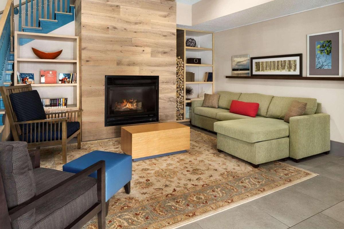 Country Inn & Suites by Radisson, Columbus Airport, OH - Housity