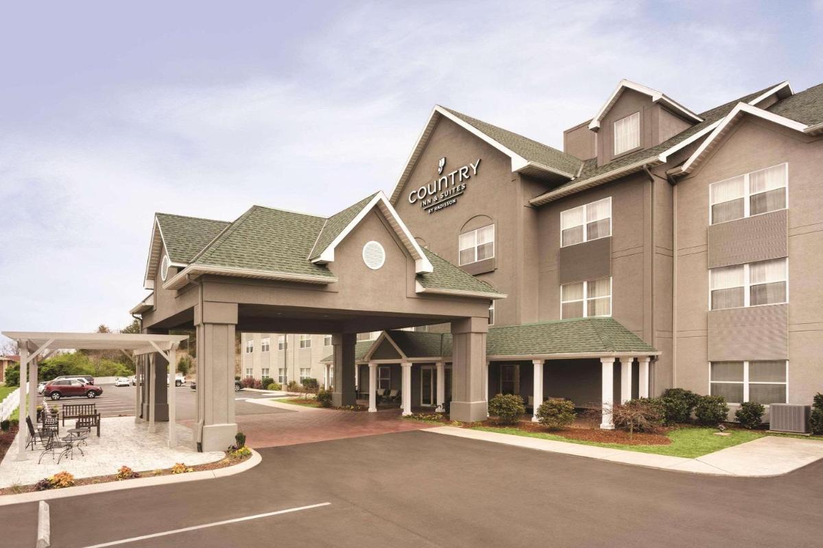 Country Inn & Suites by Radisson, Chattanooga-Lookout Mountain - Housity
