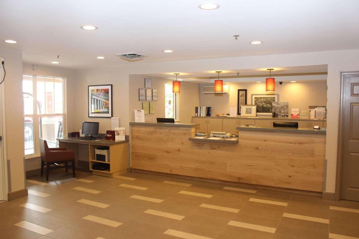 Country Inn & Suites by Radisson, Nashville, TN - Housity