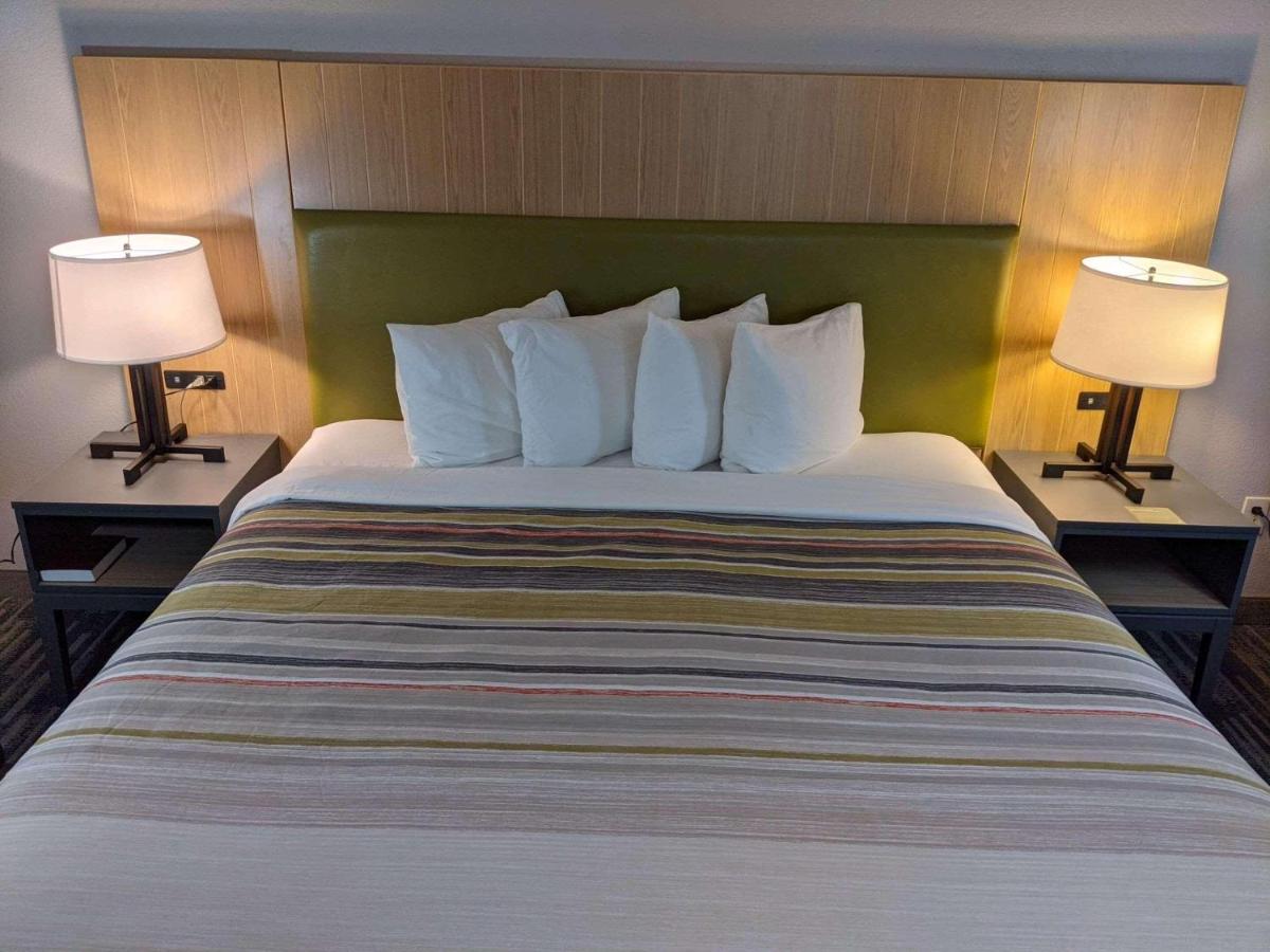 Country Inn & Suites by Radisson, Nashville, TN - Housity