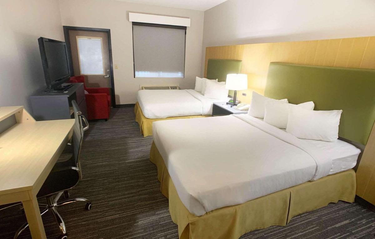 Country Inn & Suites by Radisson, Fort Worth West l-30 NAS JRB - Housity