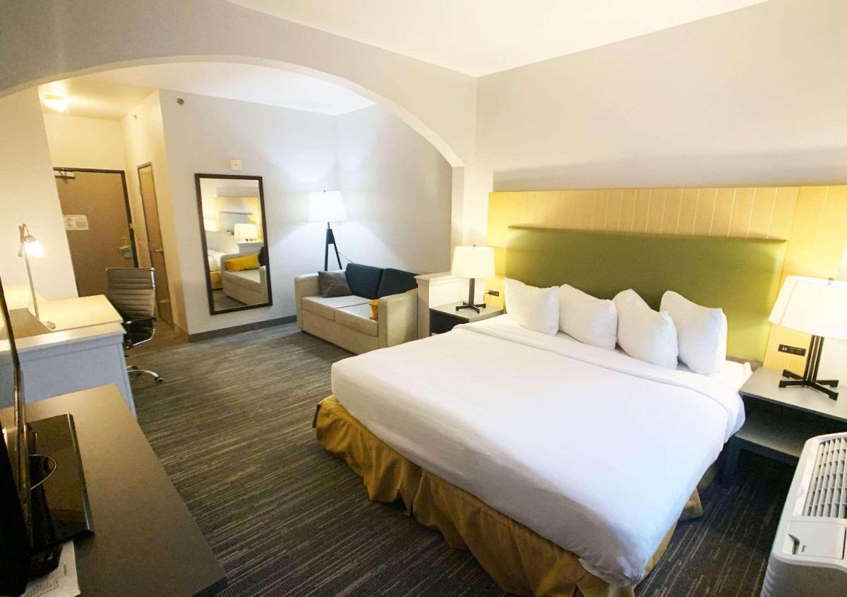 Country Inn & Suites by Radisson, Fort Worth West l-30 NAS JRB - Housity