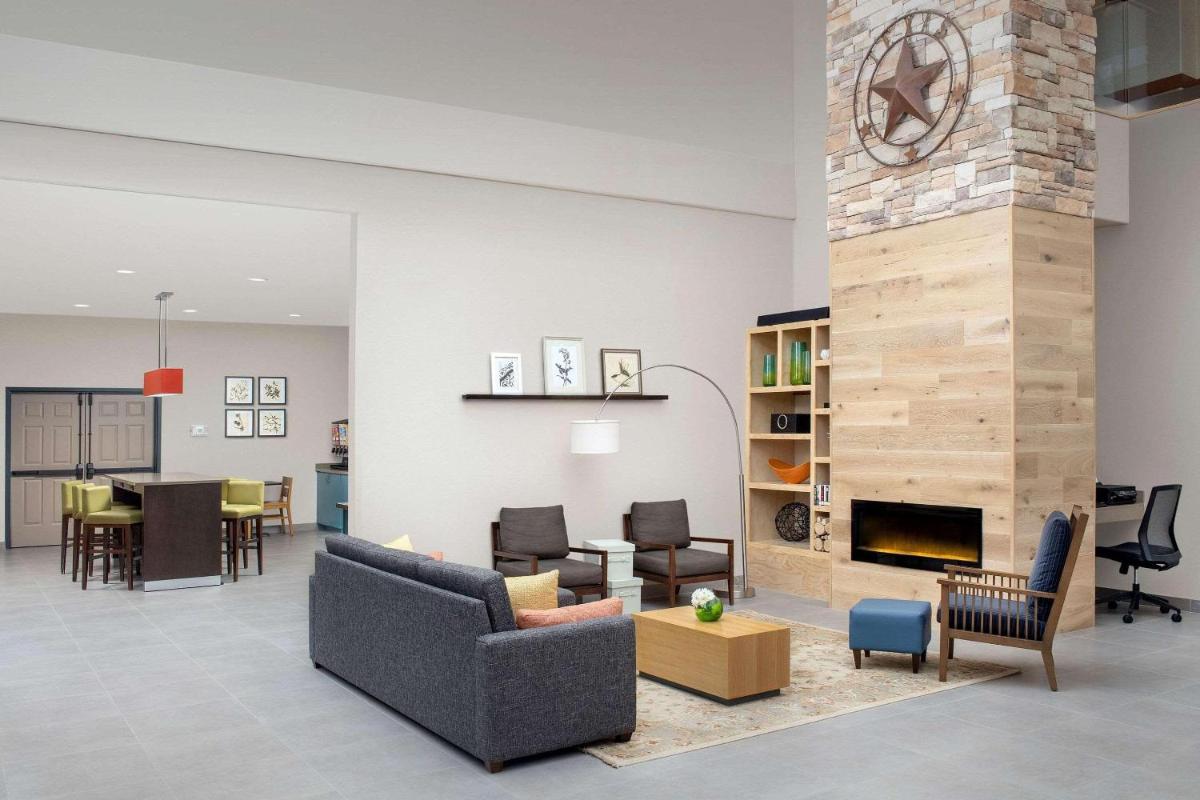 Country Inn & Suites by Radisson, Houston Intercontinental Airport East, TX - Housity
