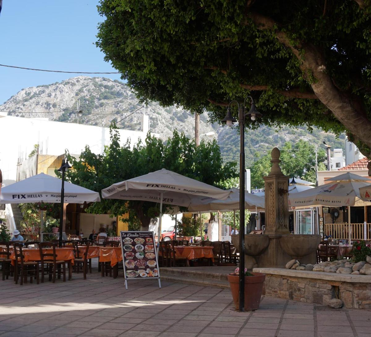 Irene's Apartment In Salakos - Housity
