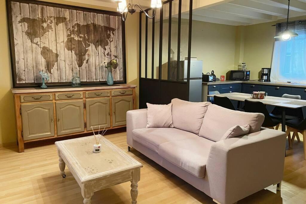 Le Maine N 5 FLEAC - Logement entier avec 3 suites SDB - Balcon - Housity