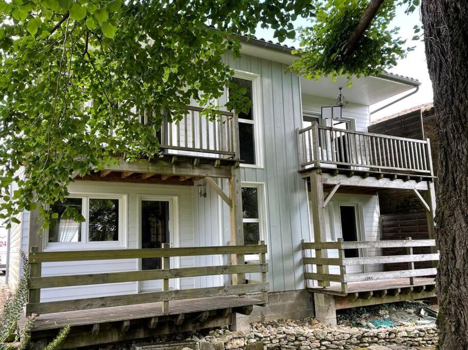 Le Maine N 5 FLEAC - Logement entier avec 3 suites SDB - Balcon - Housity