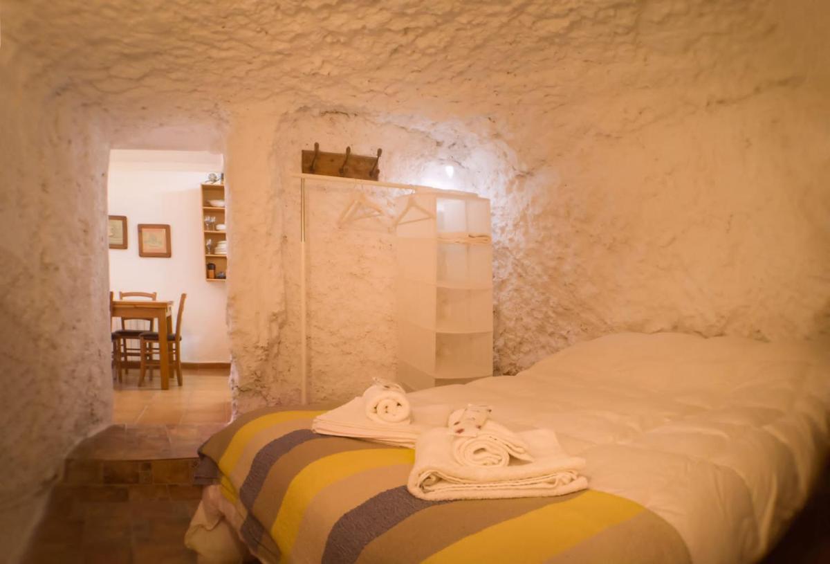 Suitetrails - CASA CUEVA EL PORCHE DEL JUCAR